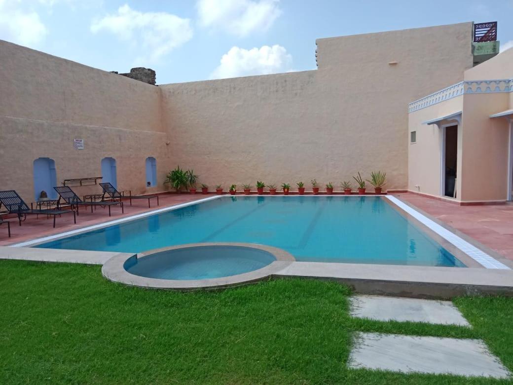 Castle Khandela A Heritage Castle Exterior photo