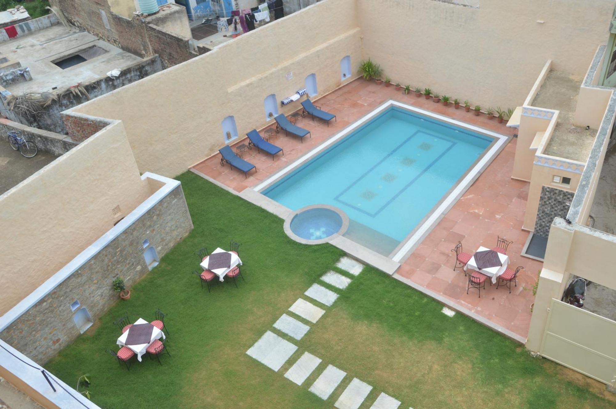Castle Khandela A Heritage Castle Exterior photo